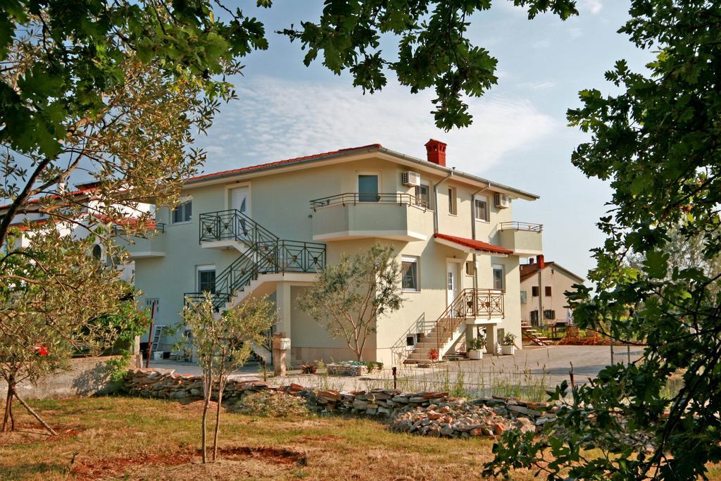 Apartments Lighthouse 法扎纳 客房 照片